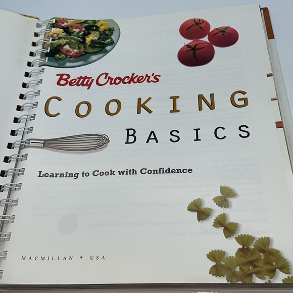 Betty Crocker’s Cooking Basics Cookbook Hardcover Spiral Bound 1998 - Picture 5 of 10